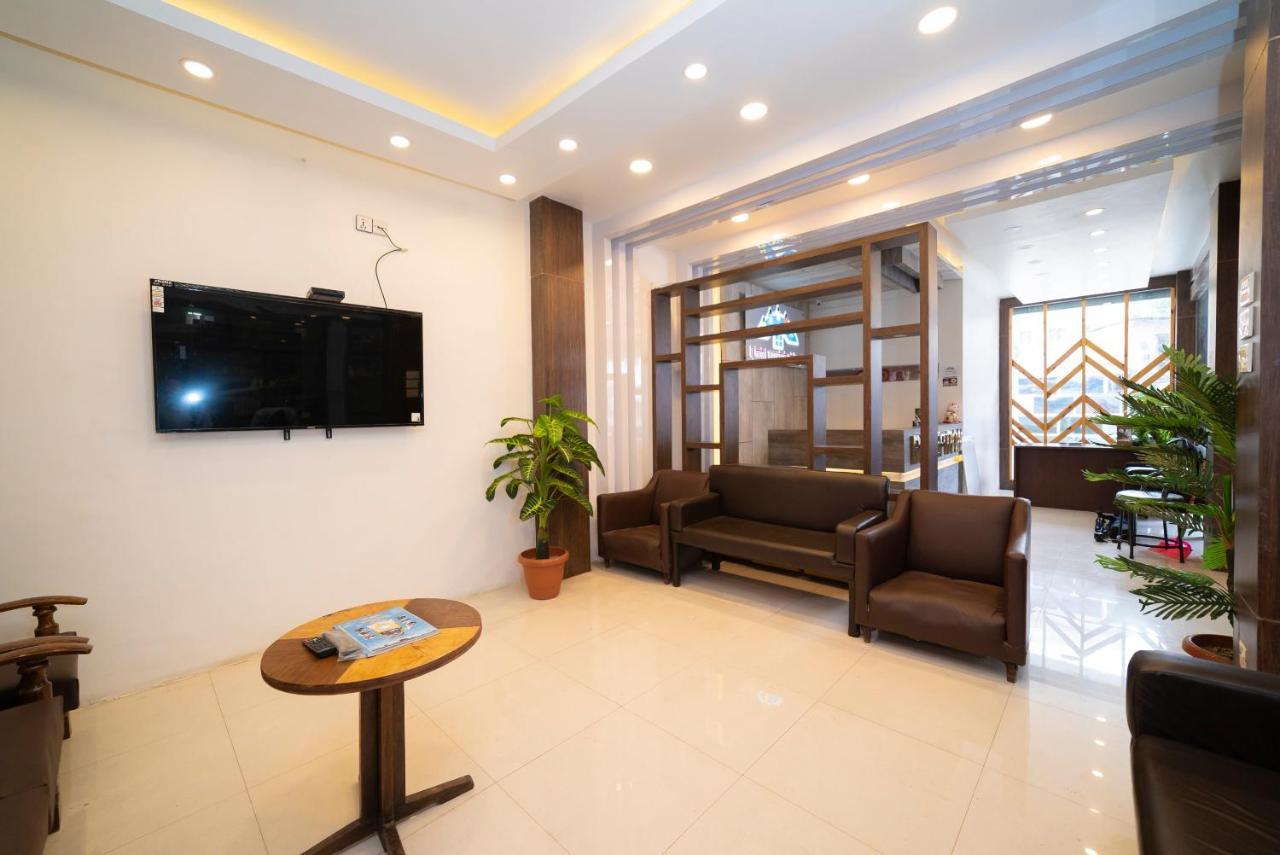 Oyo 318 Hotel Pancha Buddha Катманду Екстериор снимка